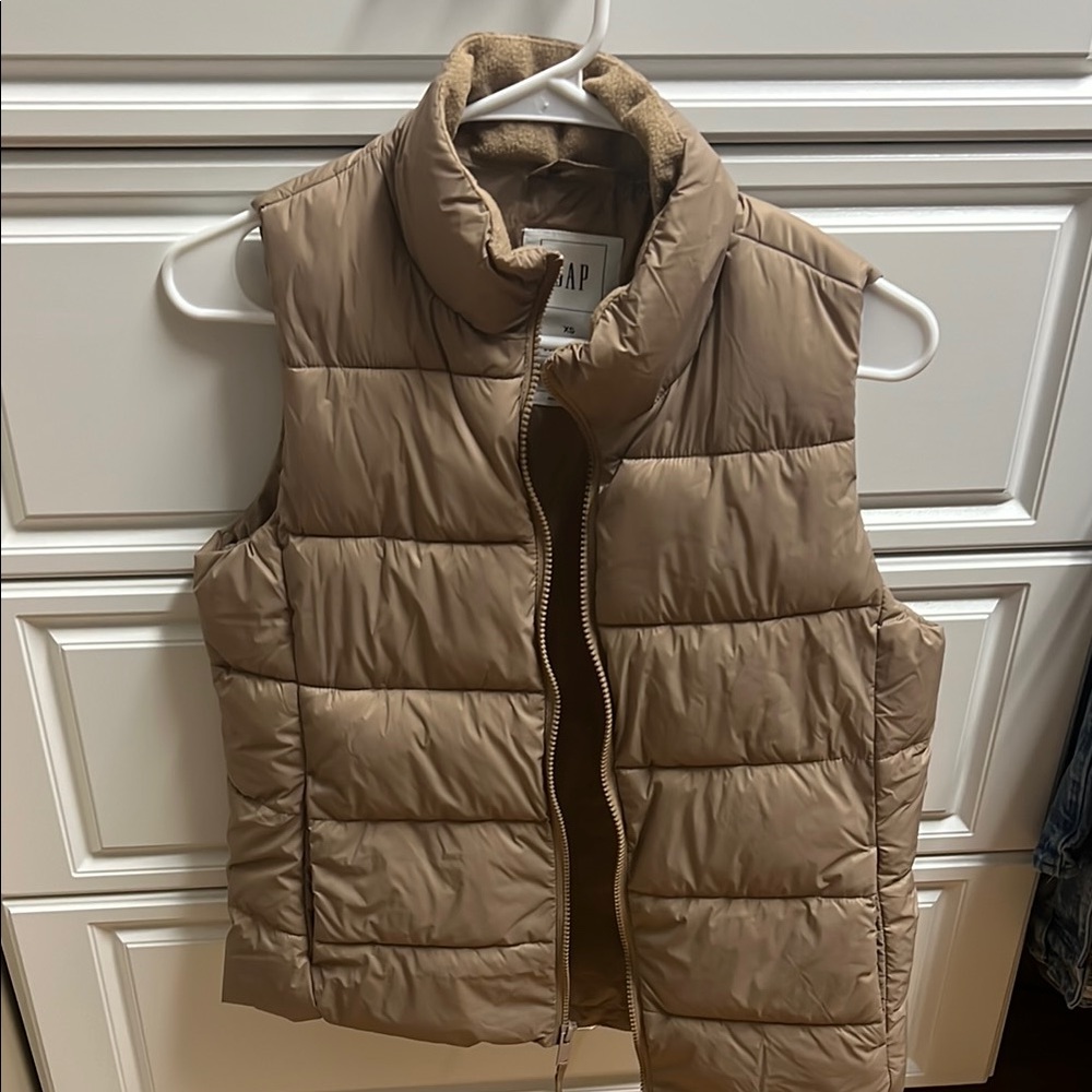 GAP Tan Puffer Vest